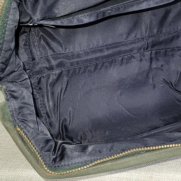 Men's Orvis Green and Brown Toiletry Travel Bag - Picture 7 of 9